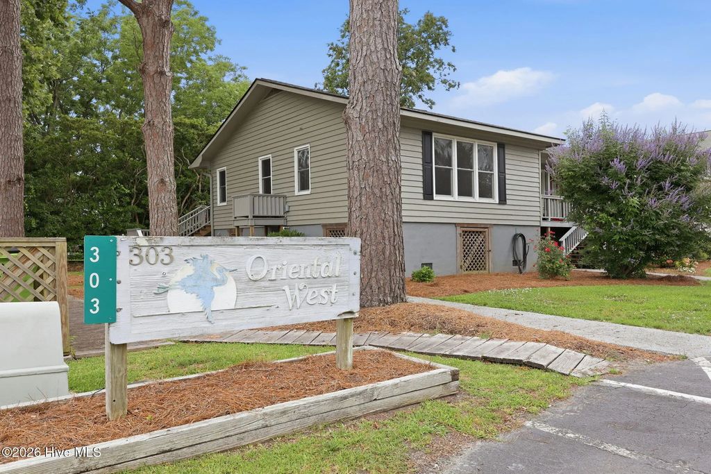 303 Midyette Street C14, Oriental