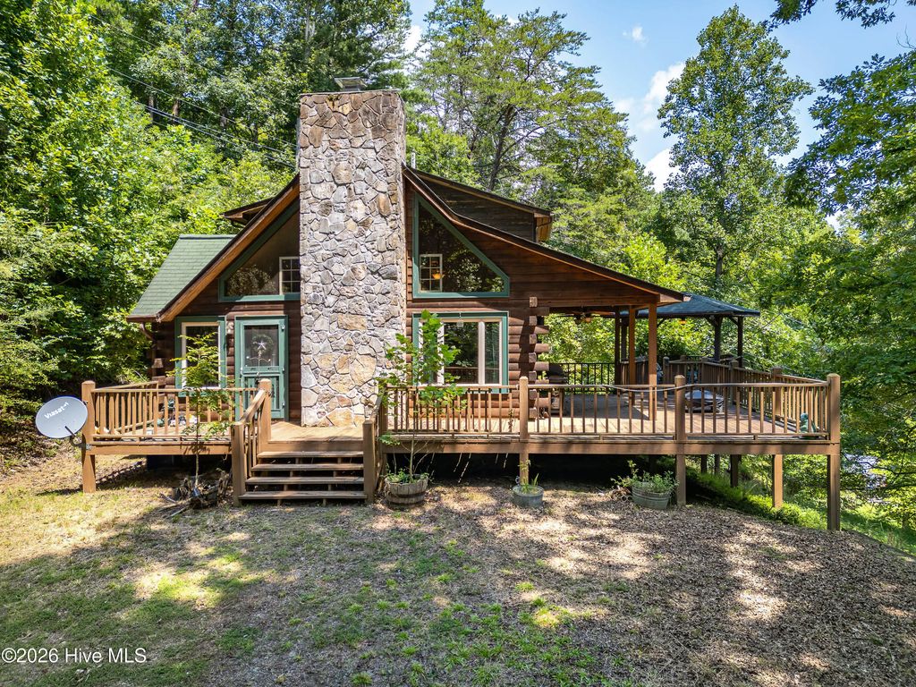525 Beaver Ridge Road, Murphy