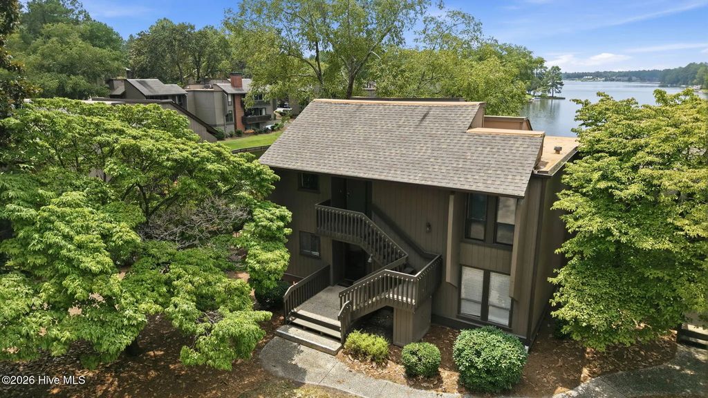 250 Sugar Gum Lane # 214, Pinehurst