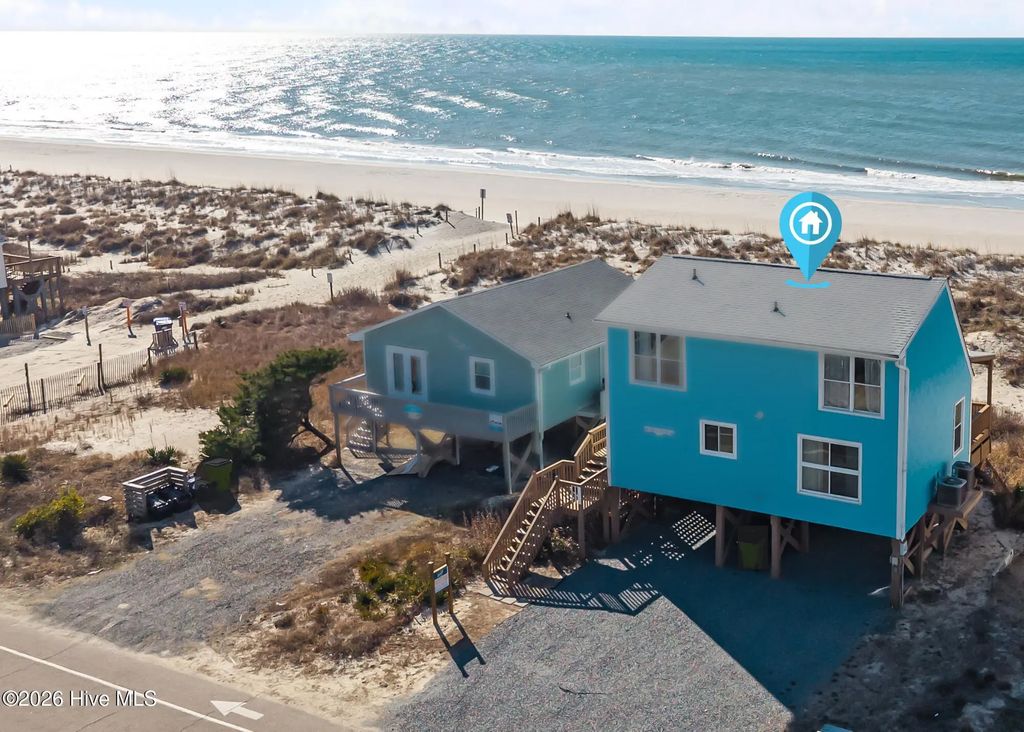 2925 E Beach Drive, Oak Island