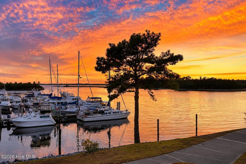 2213 Harbourside Drive, New Bern