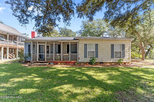 116 Se 2nd Street, Oak Island