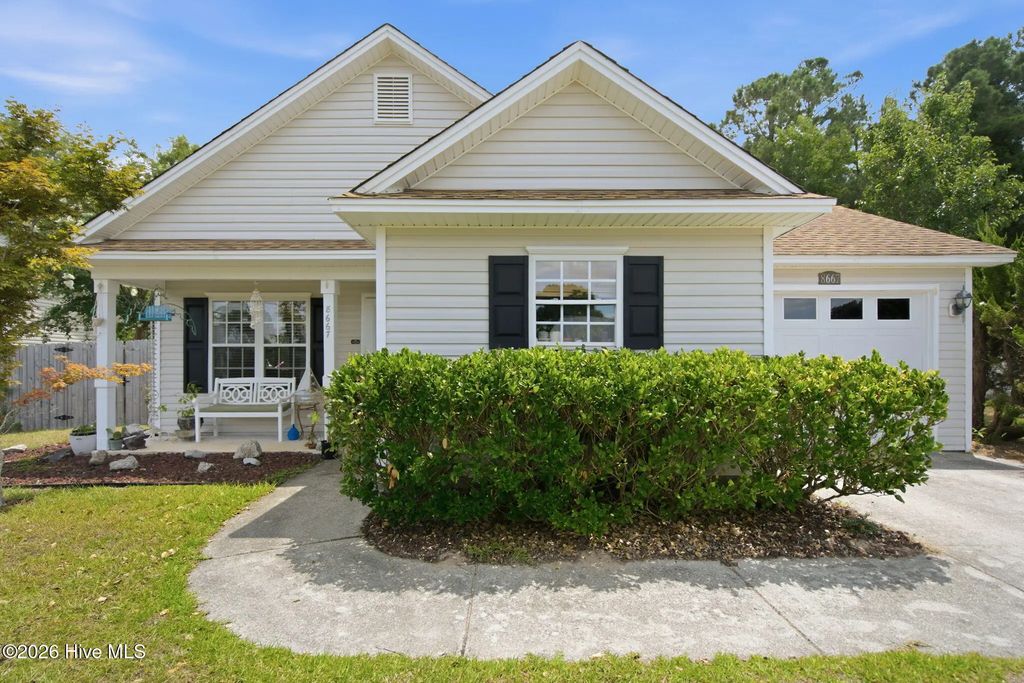 8667 Orchard Loop Road Ne, Leland