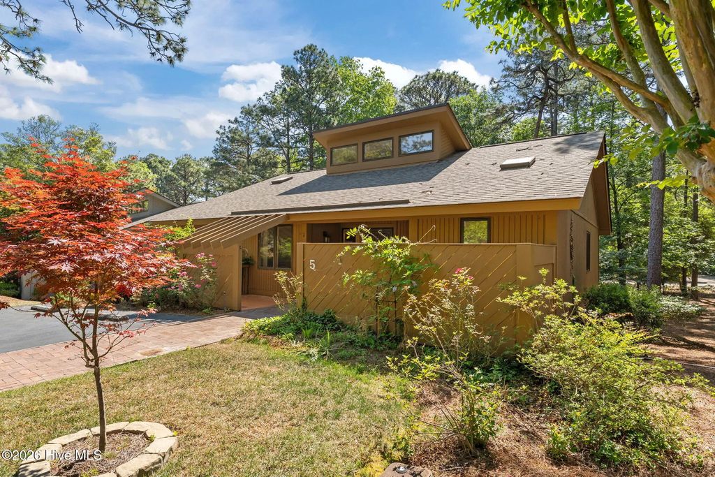 5 Village By The Lake Lane, Southern Pines