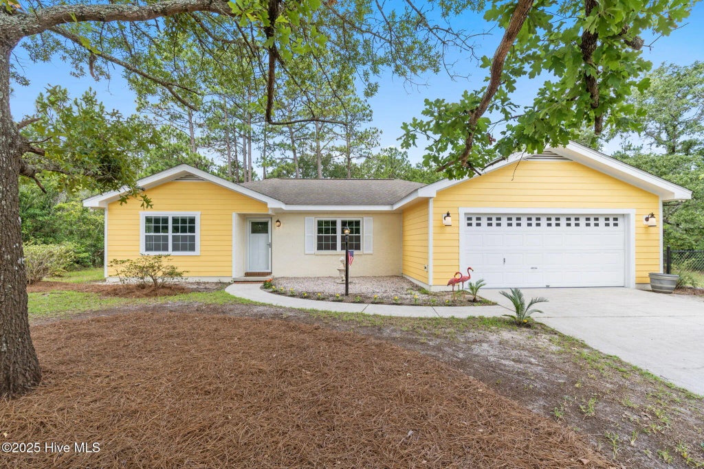 383 & 387 Red Fox Street Nw, Shallotte