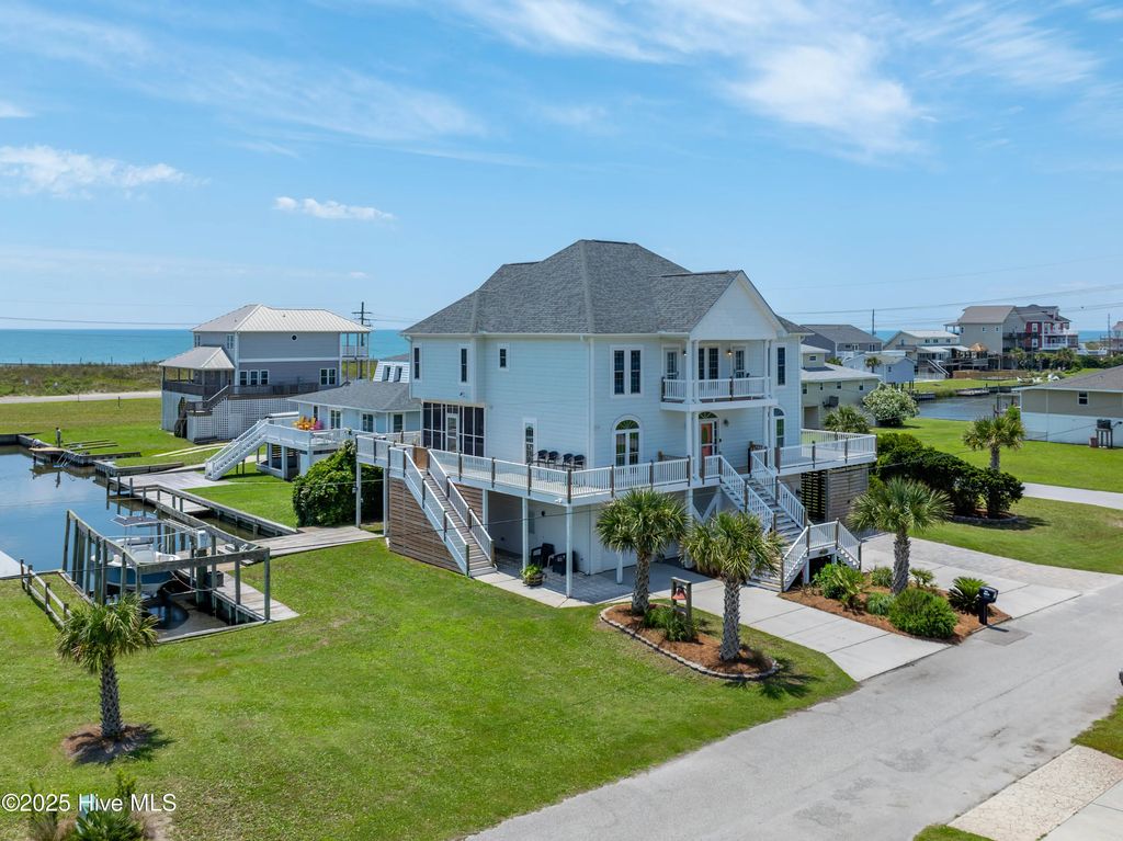 306 Marina Way, North Topsail Beach