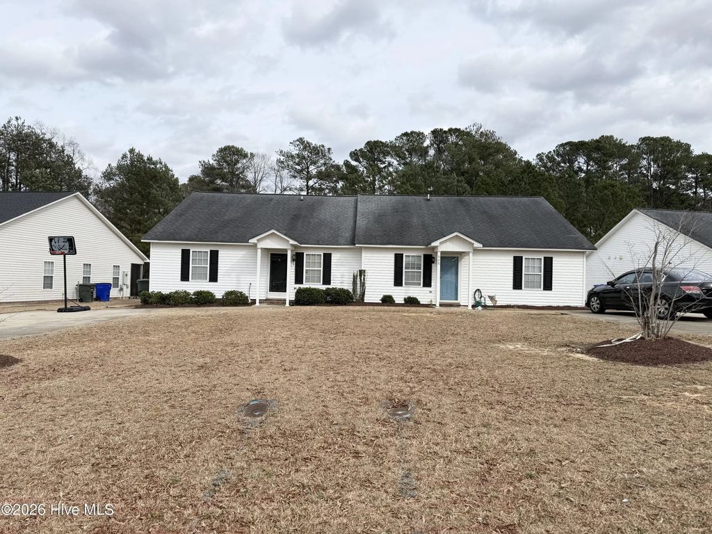 520 Lake Road A&b, Greenville