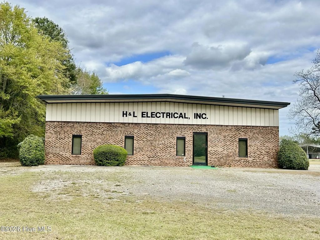 17421 Plant Road, Laurinburg