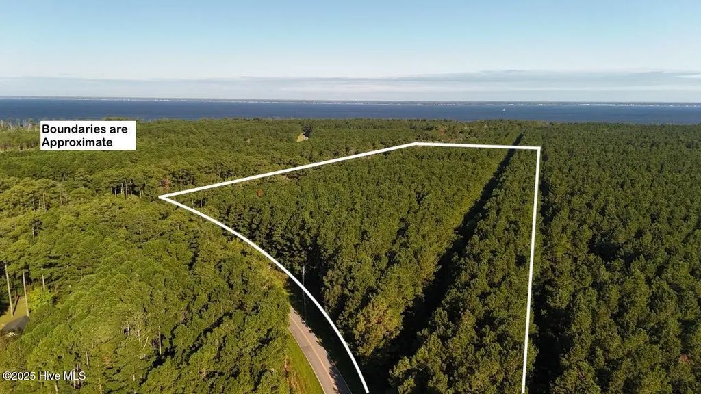 400 4 H Road, Beaufort