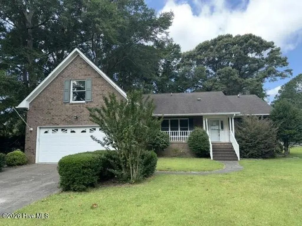 104 Knollwood Court, New Bern