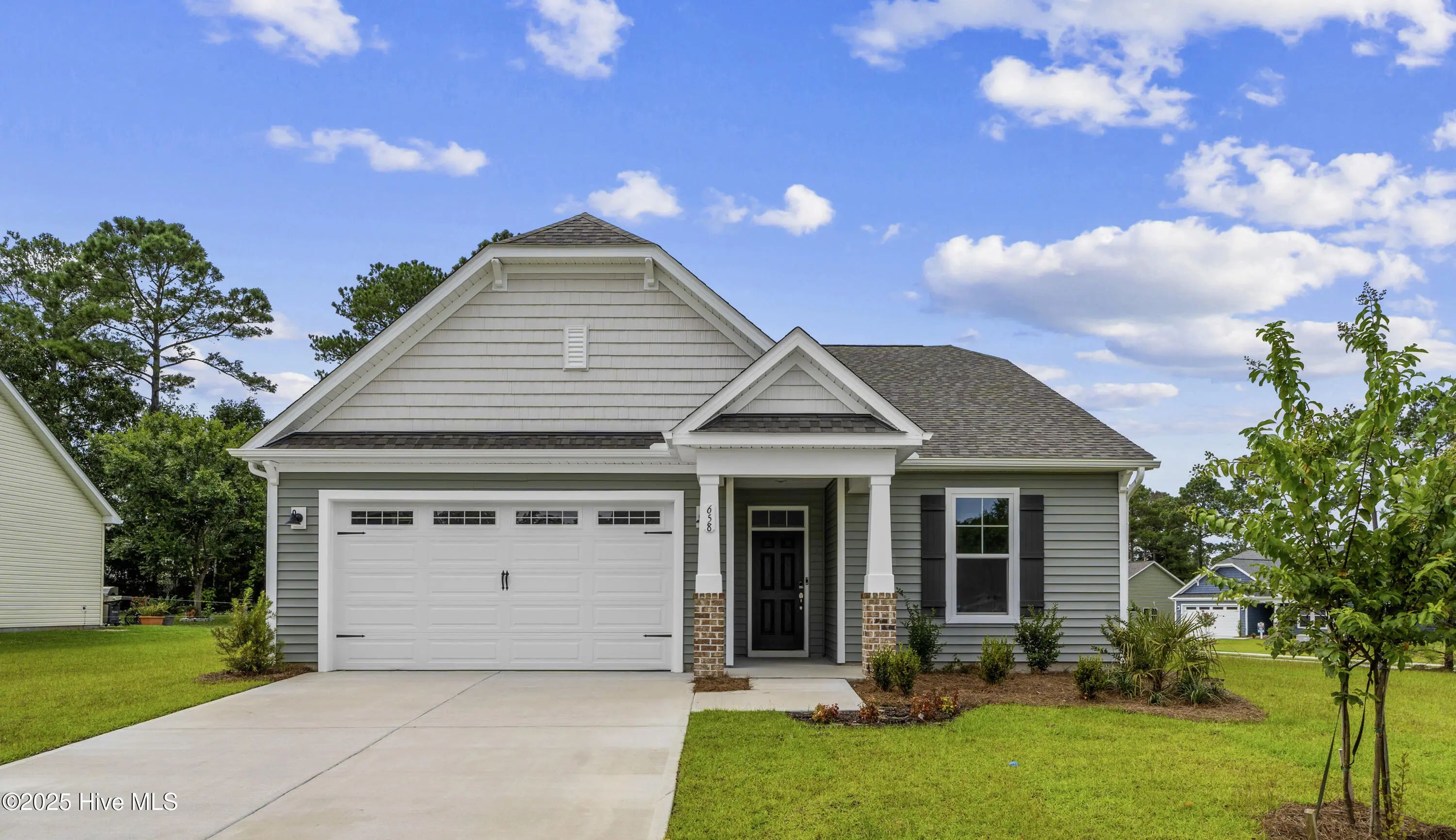 658 Edgeside Drive Se, Bolivia