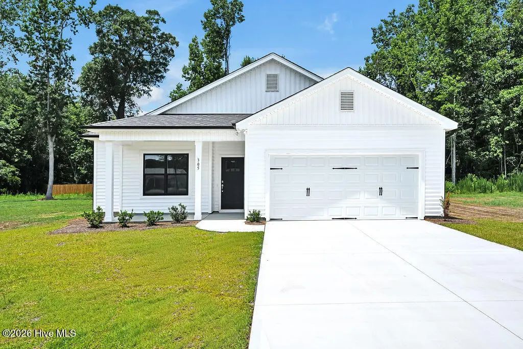 305 Riva Ridge, Burgaw