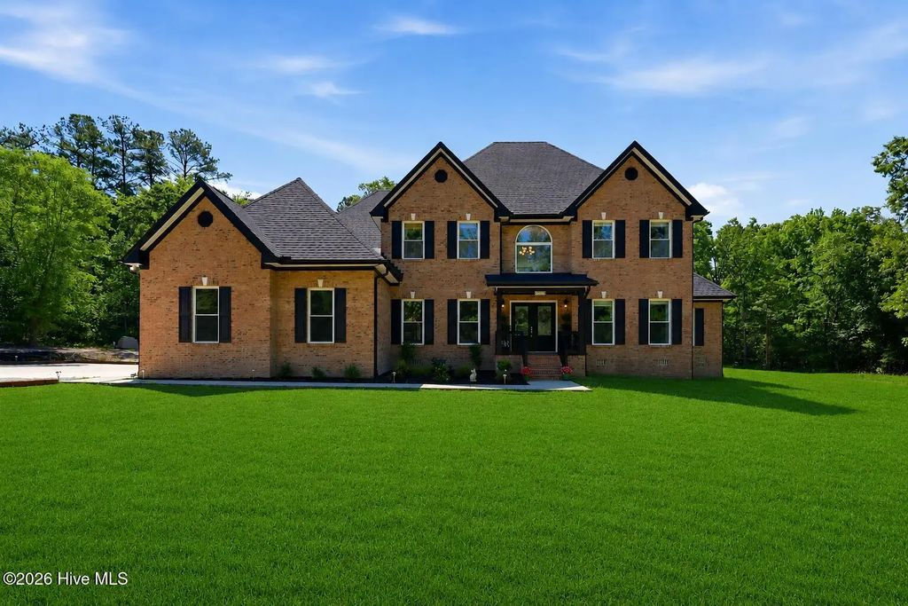 320 Willow Oak Court, Cameron