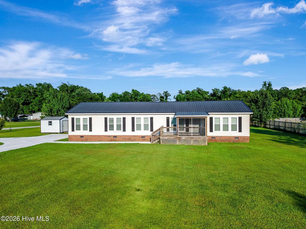 106 Meeting House Drive, Hubert