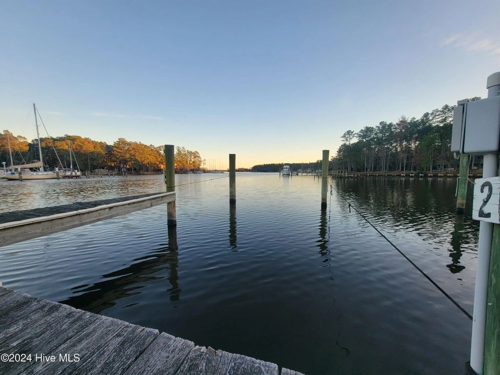 258 Port Drive, Oriental