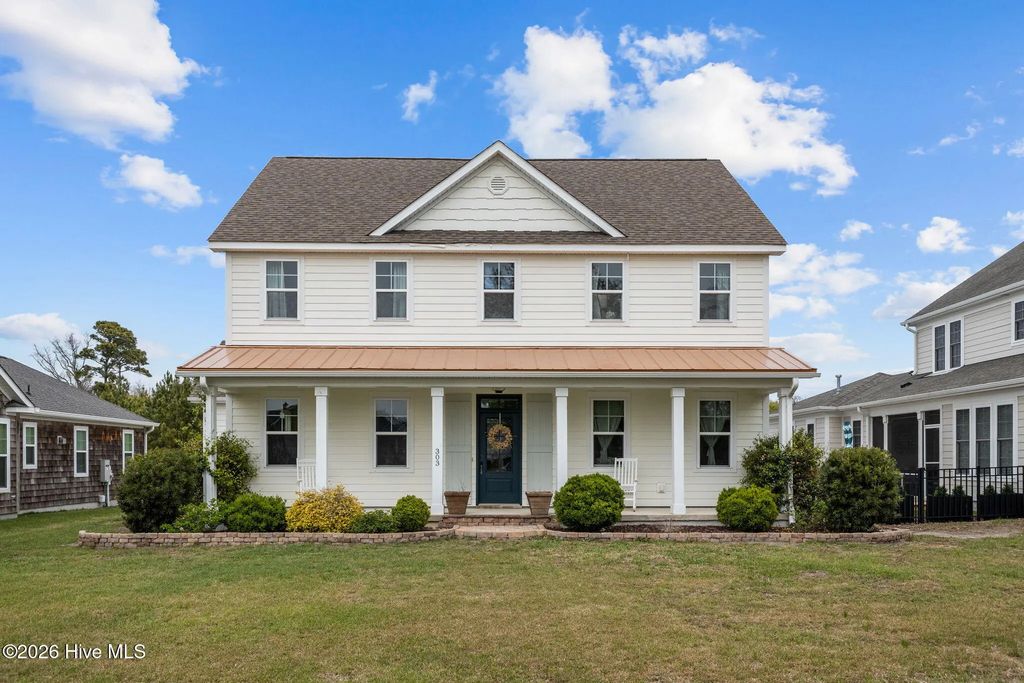 303 Bogue Watch Drive, Newport