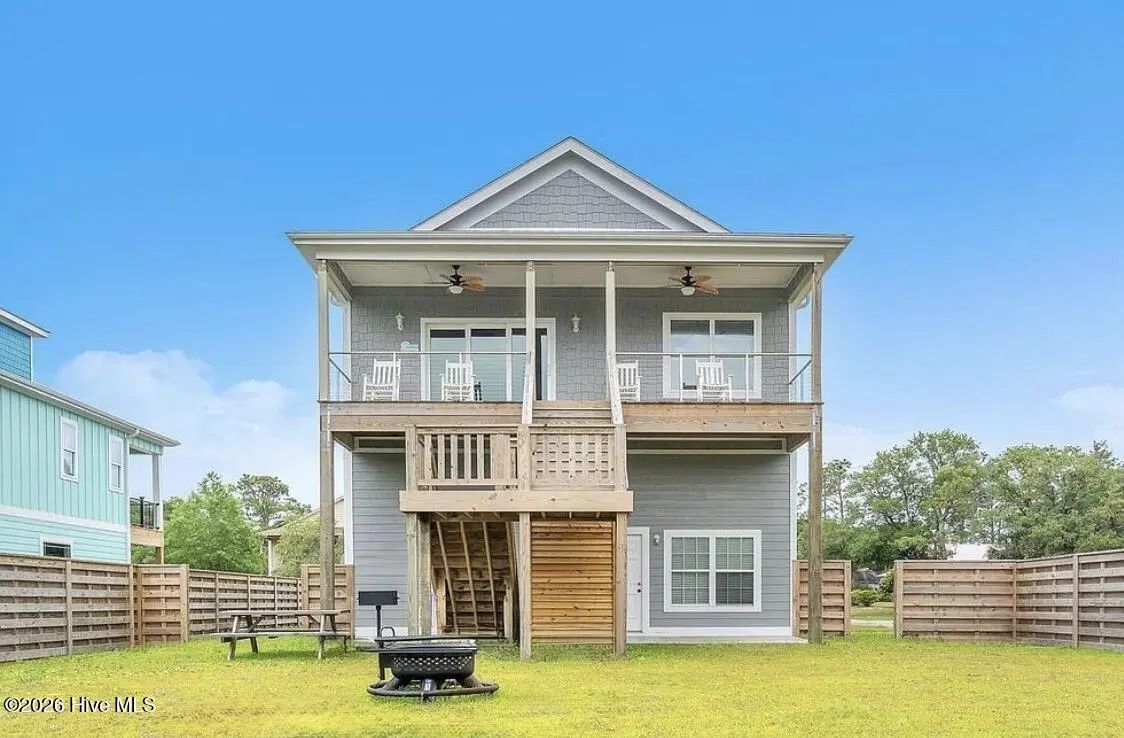 602 E Yacht Drive, Oak Island