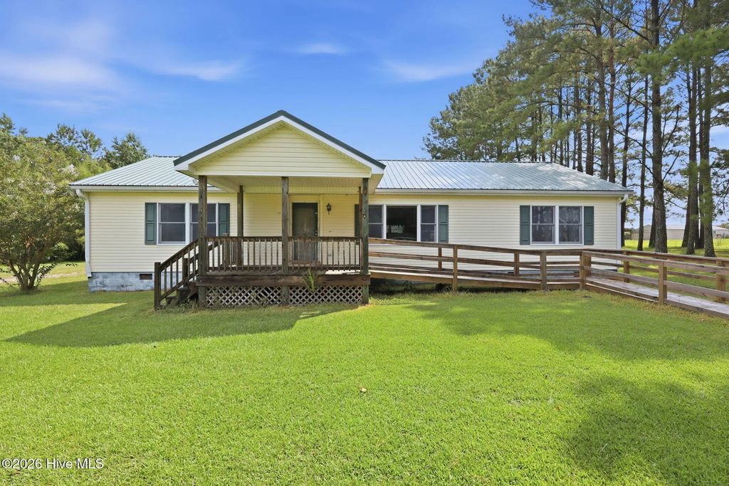 1800 Lee Landing Road, New Bern