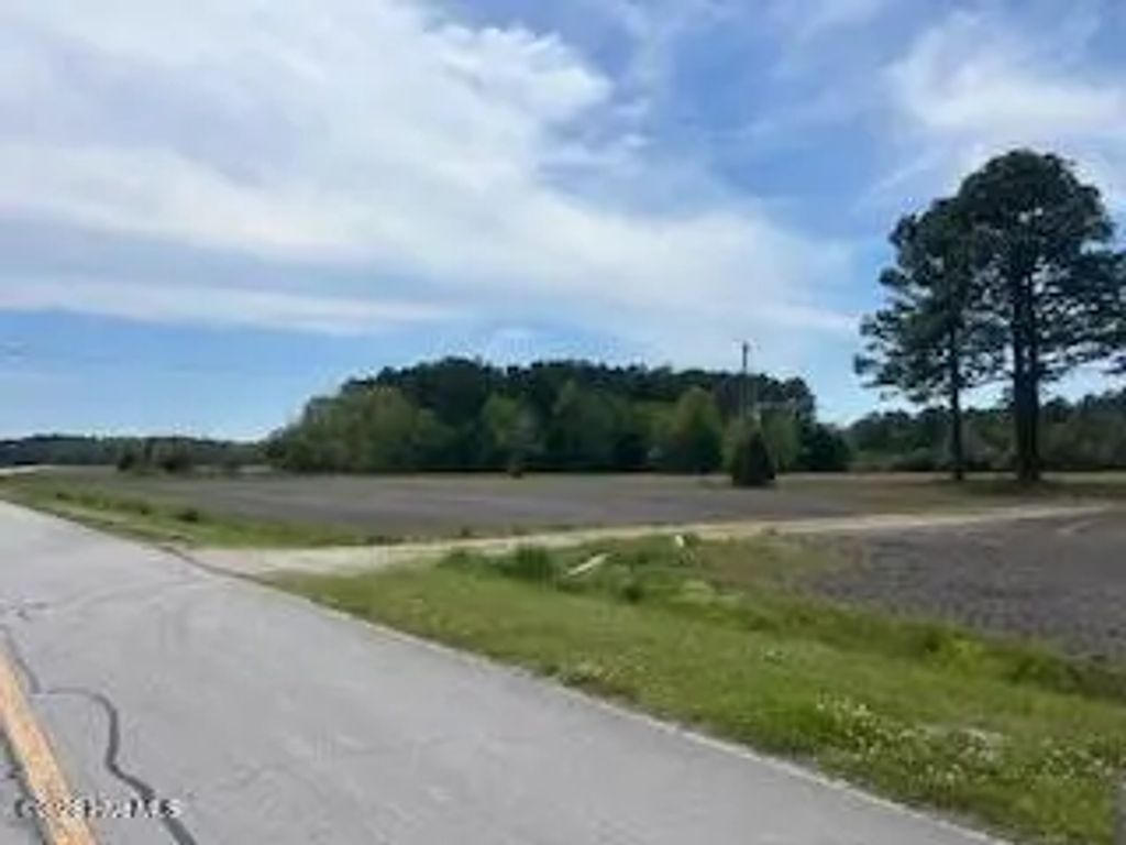 201 Richardson Road, Dover