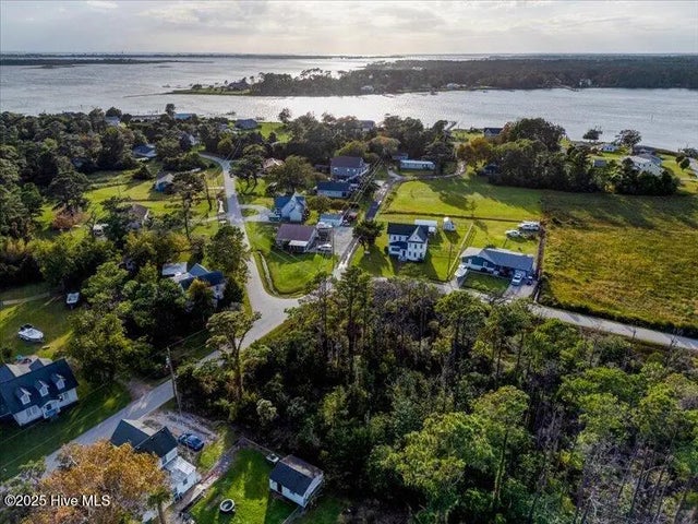 247 Polly Hill Road, Marshallberg