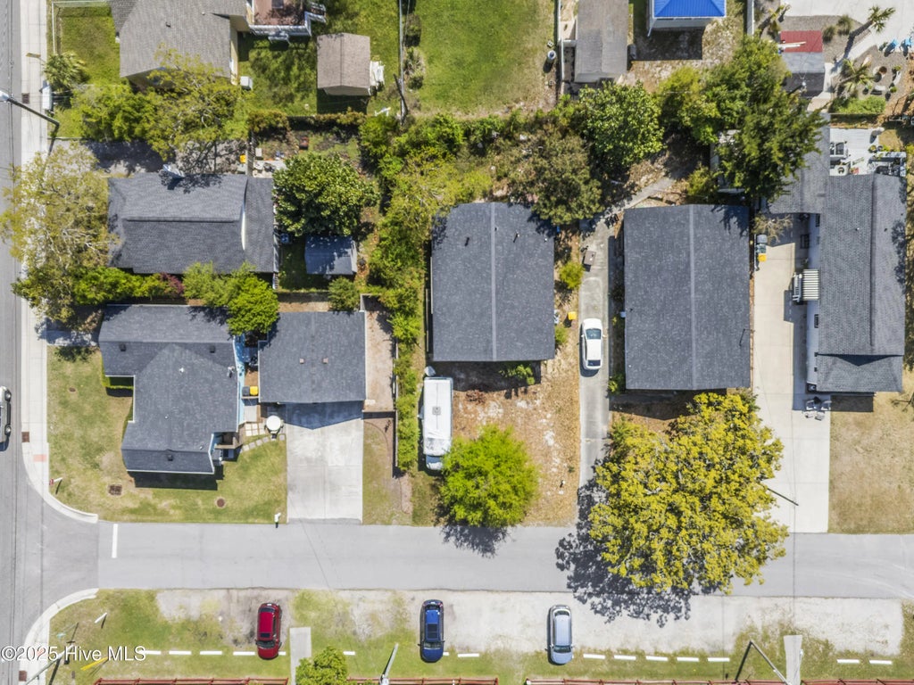 109 S Seventh Avenue S, Kure Beach