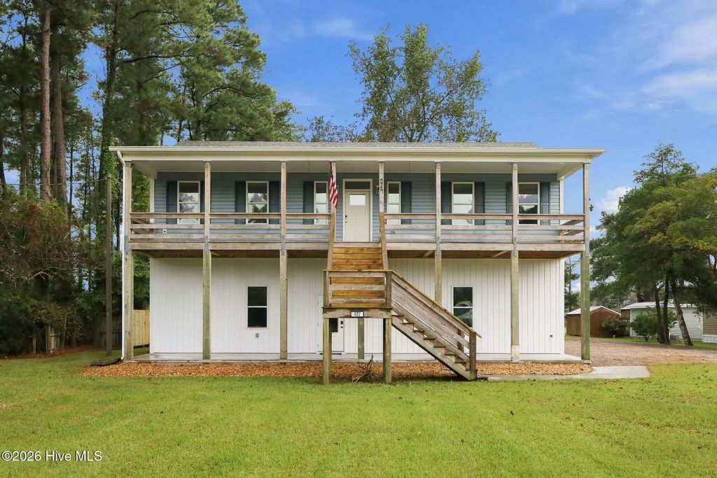 402 Gillikin Road, Beaufort