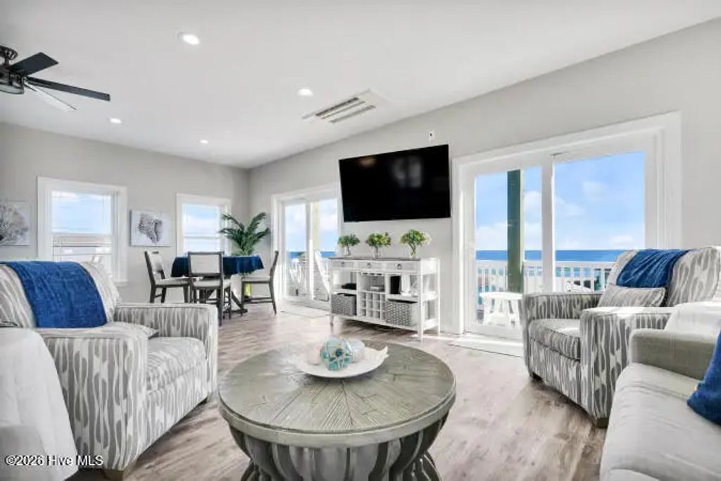 3200 Gray Street, North Topsail Beach