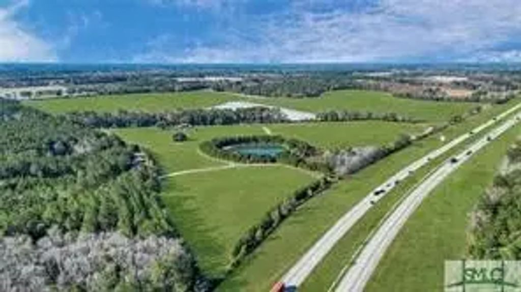 5185 Old Groveland Road, Pembroke