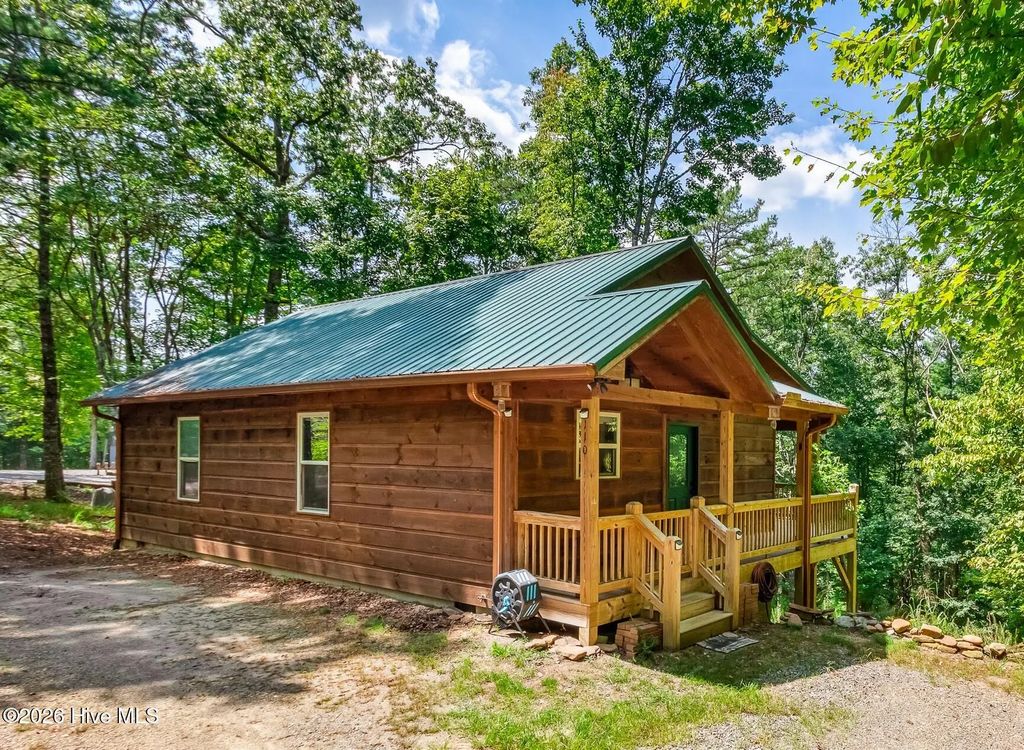 110 Blueberry Hill, Murphy