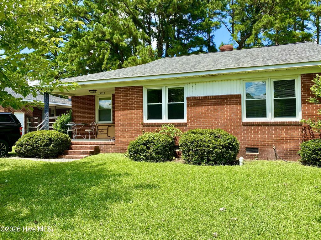 1307 Willow Street B, Greenville
