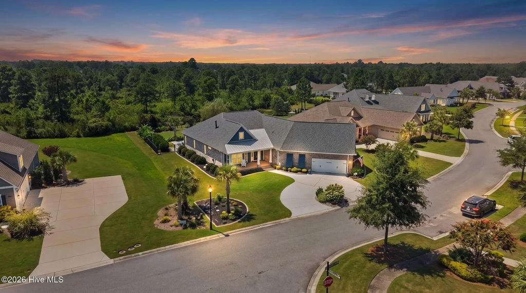 8629 Hammocks Cove Trail Ne, Leland
