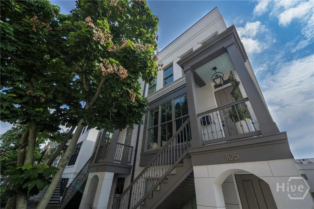 105 E Gordon Street, 