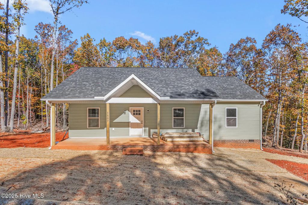 1507 Alta Vista Lane, Graham