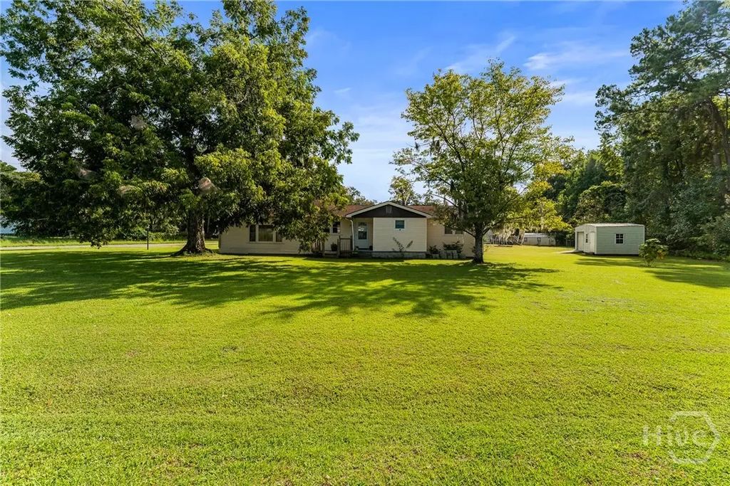 302 Chevis Road, Savannah