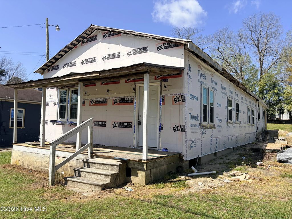 206 S 4th Street, Pinetops