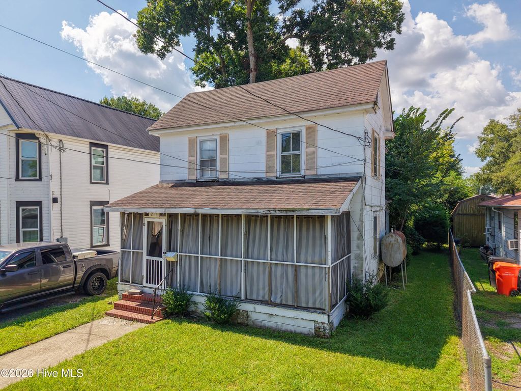 217 E Broad Street, Elizabeth City