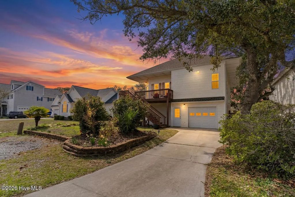 217 Ne 61st Street, Oak Island Wooded