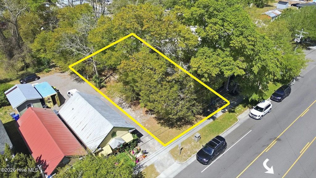 413 N Howe Street, Southport