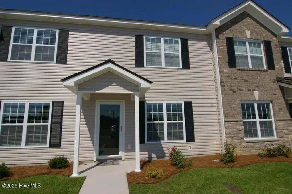 100 Chandler Drive D, Greenville