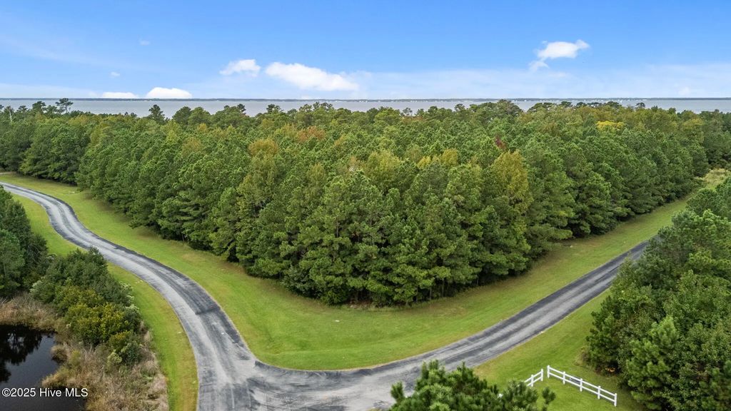 317 Garbacon Drive, Beaufort