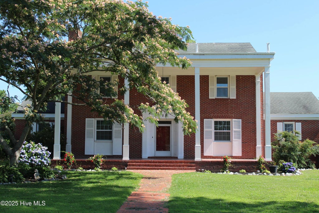 109 E River Street, Colerain