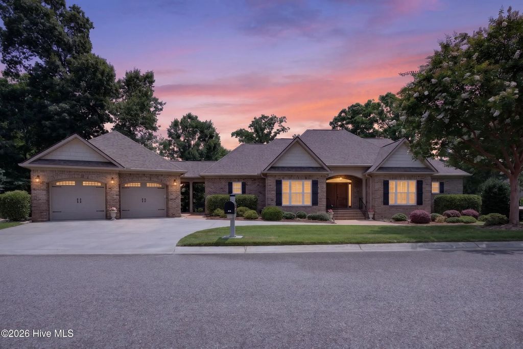 156 Quiet Oak Court, Aiken