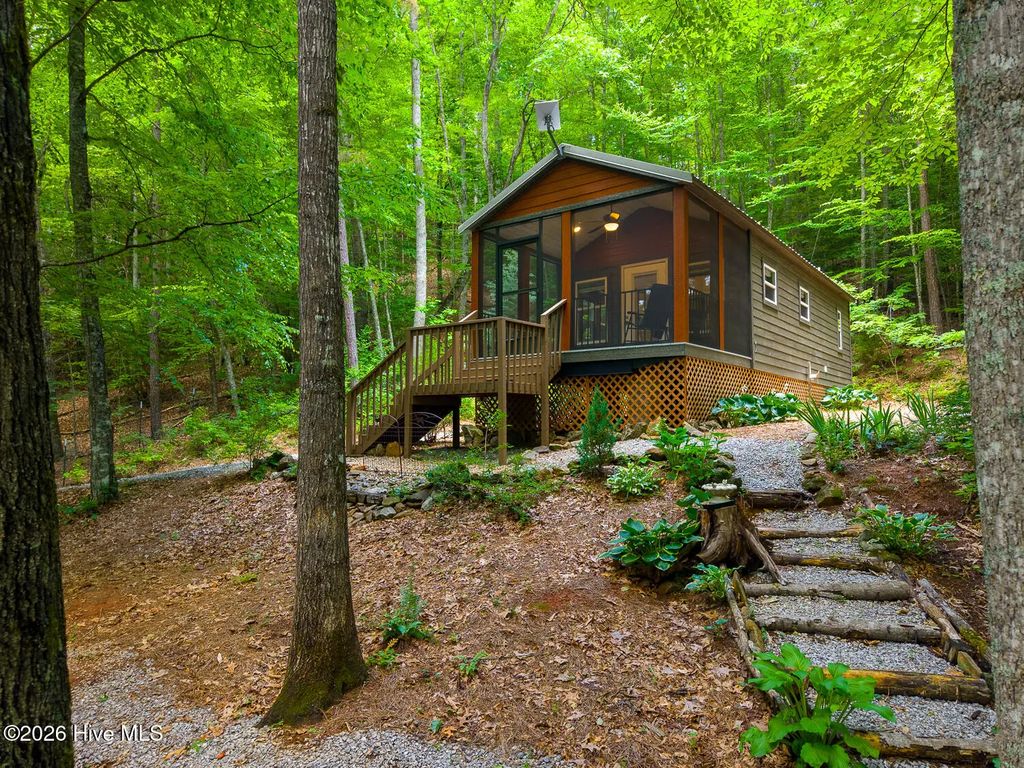 243 Jonquil Woods Road, Franklin