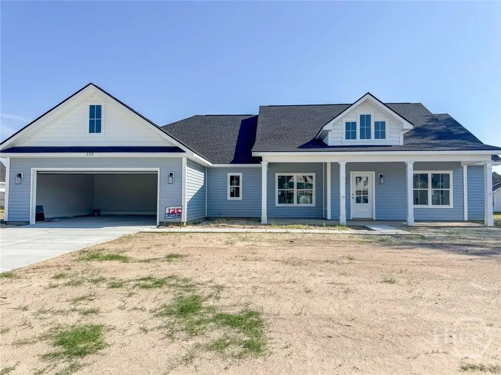 225 Cottage Loop, Midway