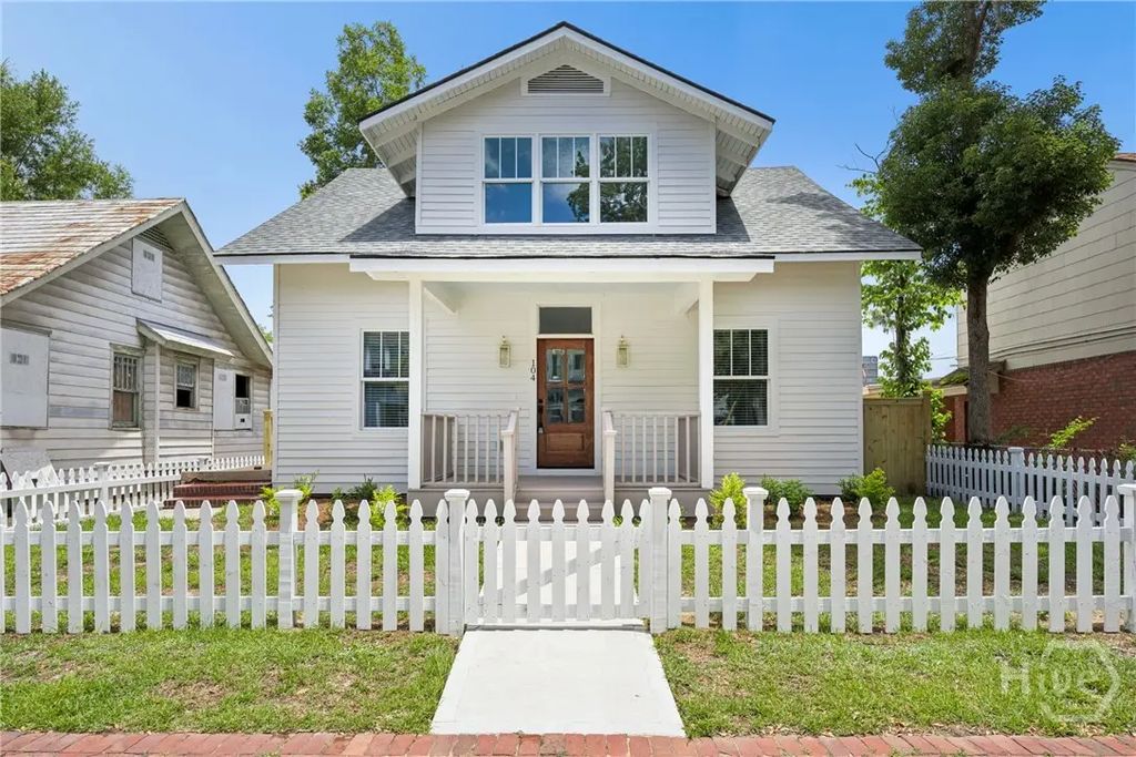 104 W 41st Street, Savannah