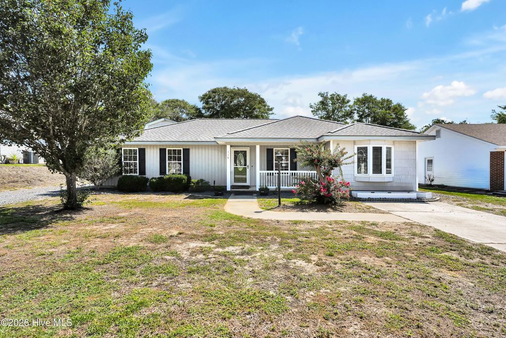 114 Ne 8th St, Oak Island