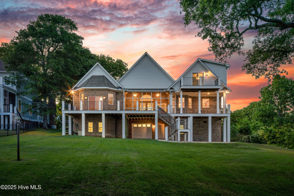 1835 Middle Sound Loop Road, Wilmington