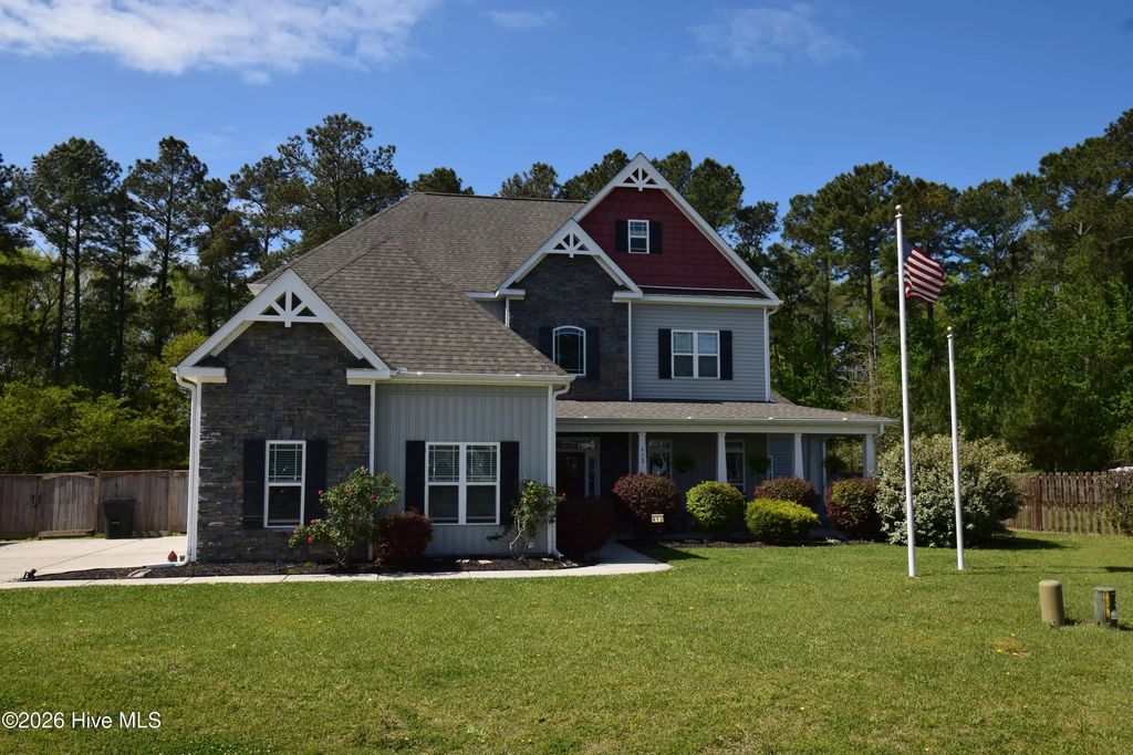 612 Dezi Lane, Hubert