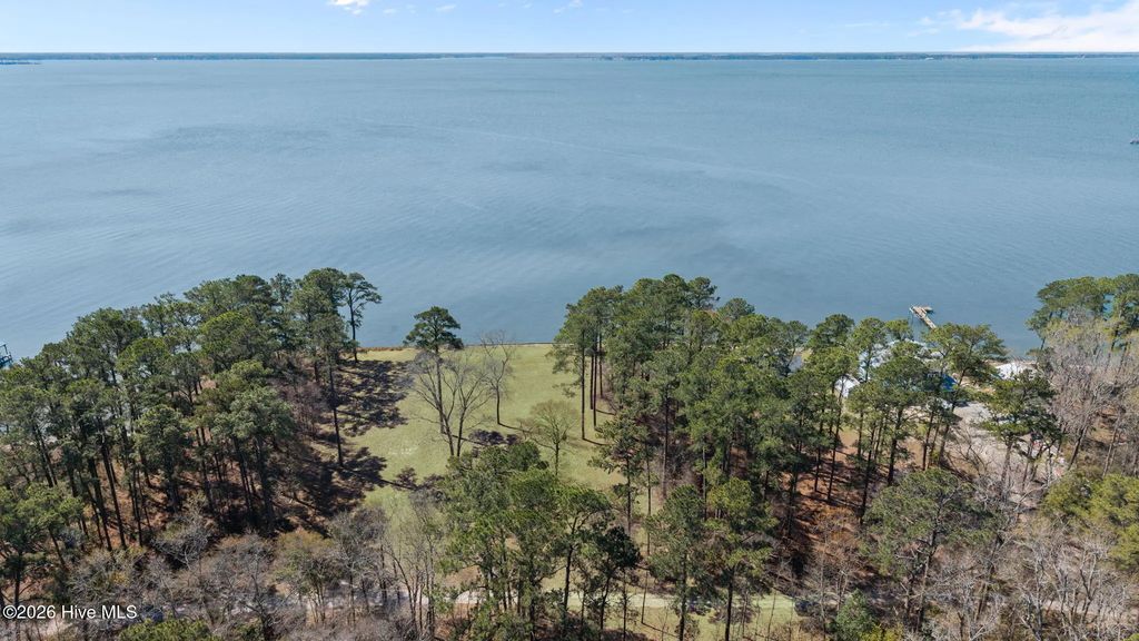 403 Chambers Point Road, Belhaven