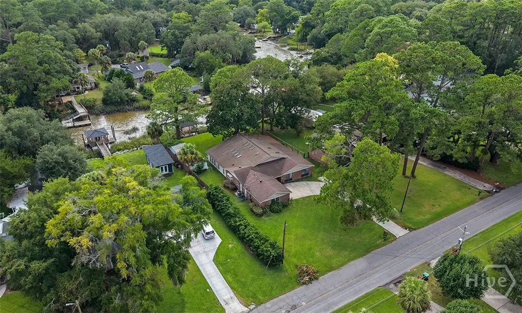 387 Hunt Drive, Savannah